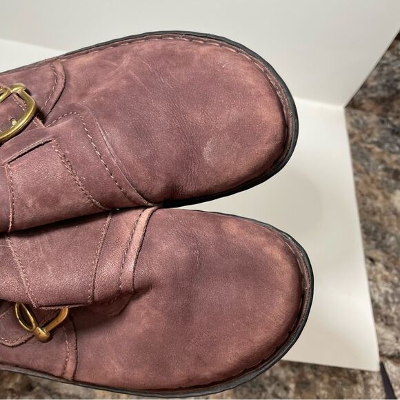 Clarks Maroon Leather Slip On Clogs - Picture 4 of 9